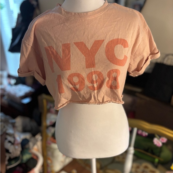 Forever 21 Peach NYC Graphic Tee - Picture 1 of 3